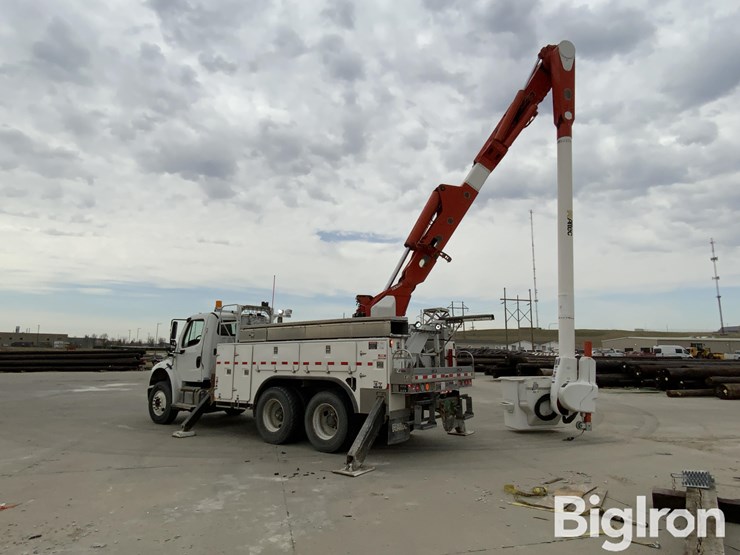 2014-freightliner-m2-106-image-7