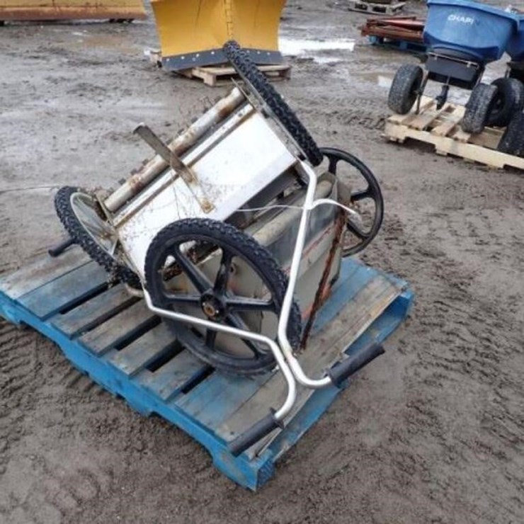 Qty Of (2) Spreaders