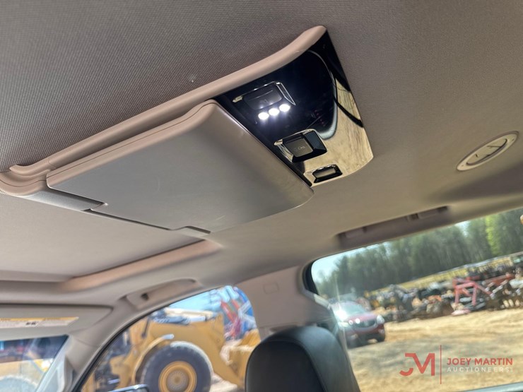 2016-chevrolet-tahoe-image-18