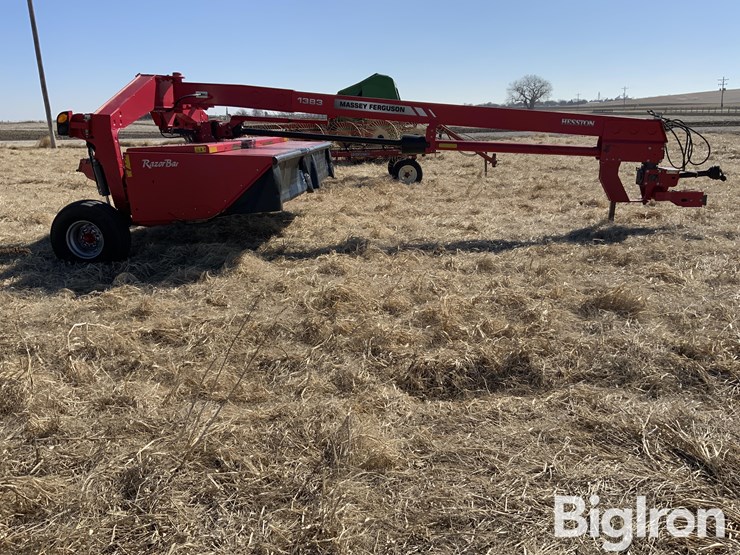 2017-massey-ferguson-1383-image-4
