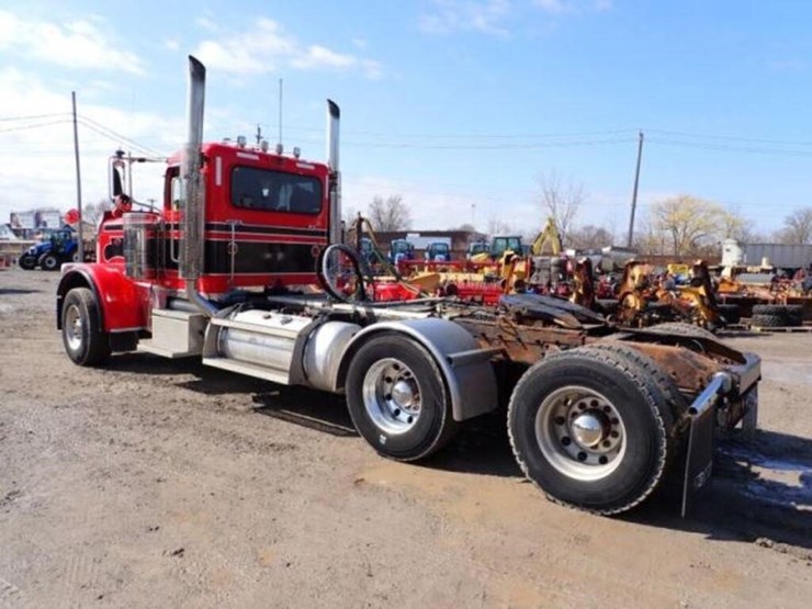 2014-peterbilt-389-image-7