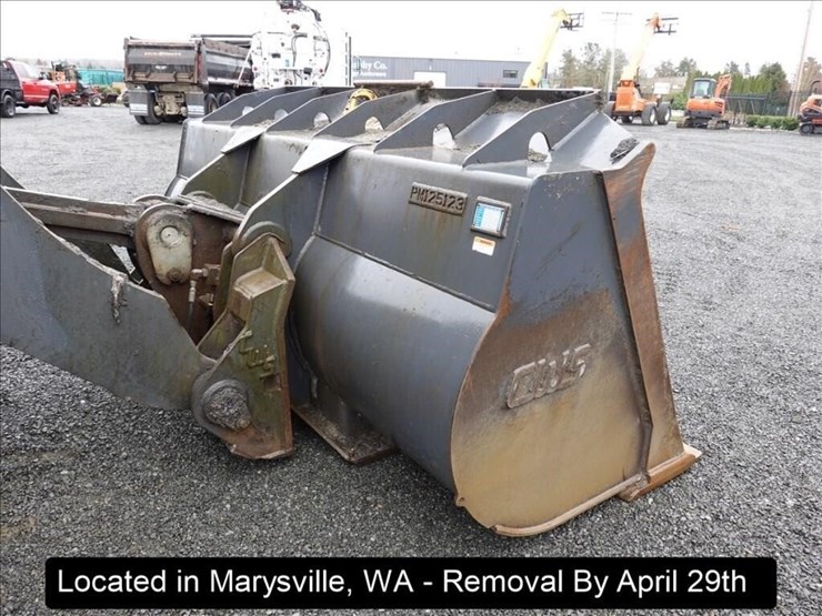 2004-deere-644j-image-33