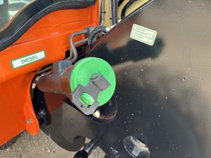 2017-jlg-g5-18a-image-37