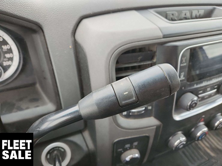 2013-dodge-1500-image-23