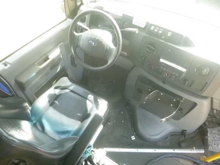 2014-ford-e450-image-9