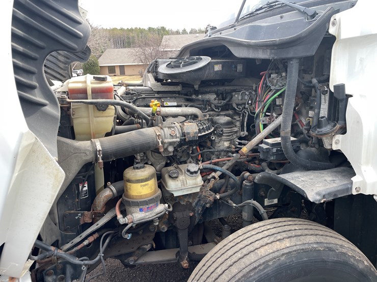 #232-•-2016-freightliner-truck-tractor-(has-wi-title)-(mora,-mn)-image-49