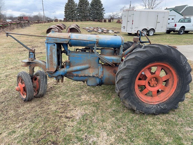 fordson-all-around-england-tractor-image-2