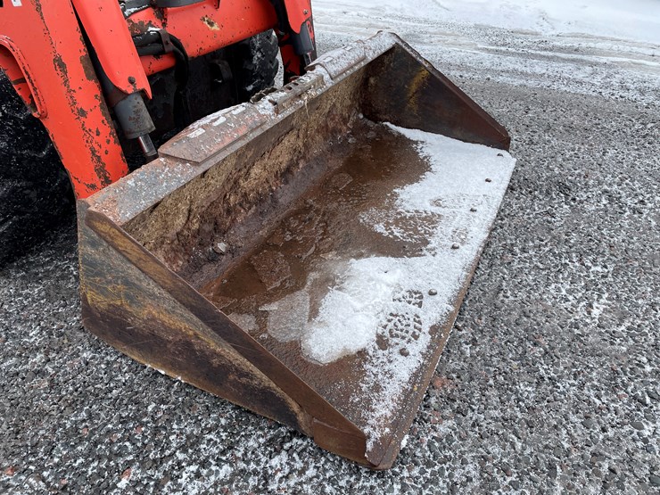 2022-kubota-ssv75-image-31