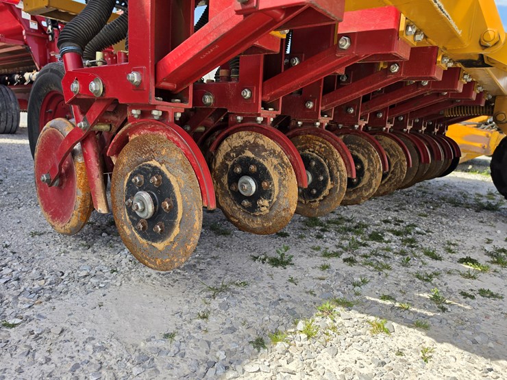 2022-haybuster-107c-image-7