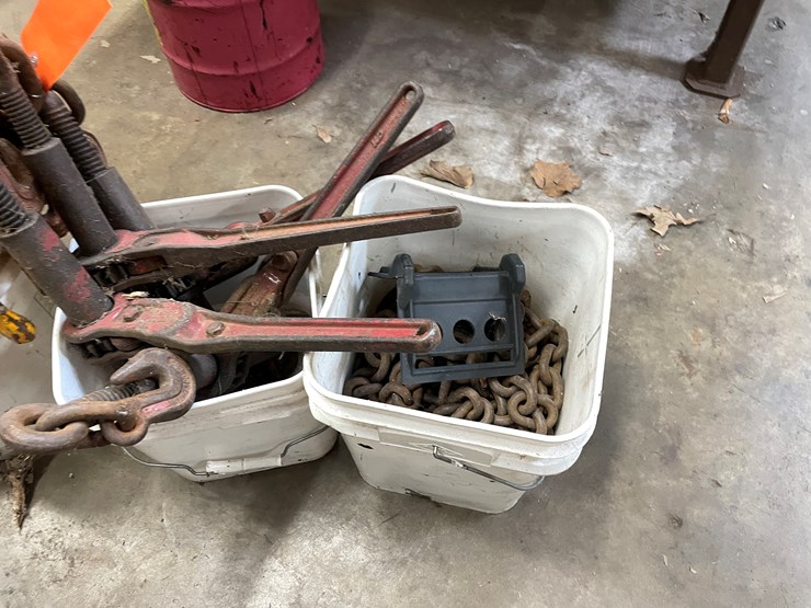 #2563-•-chains-and-binders-(columbia-heights,-mn)-image-2