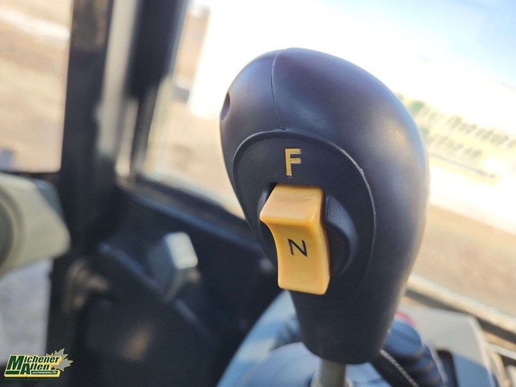 2005-caterpillar-924g-image-9