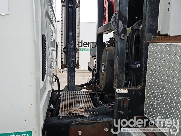 2004-international-7400-image-15