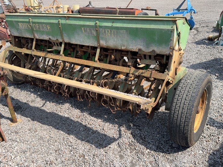 john-deere-8-image-4