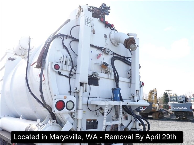 2005-international-7600-image-3