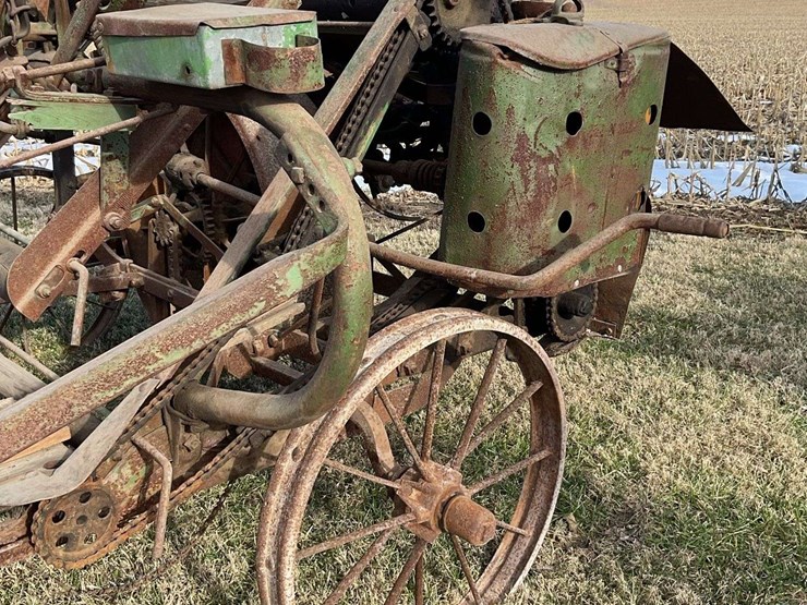 john-deere-8-image-7