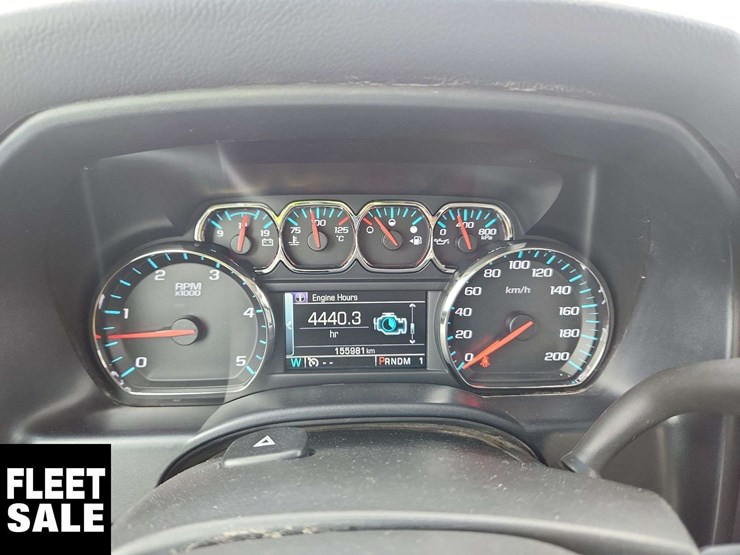 2016-chevrolet-silverado-3500hd-image-12