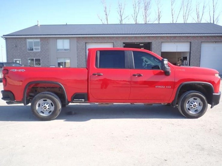 2022-chevrolet-2500hd-image-6