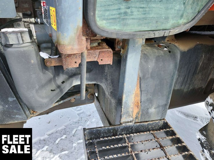 2005-kubota-m105x-image-28