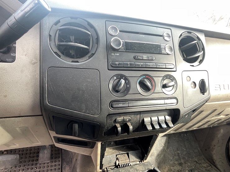 2009-ford-f550-image-36