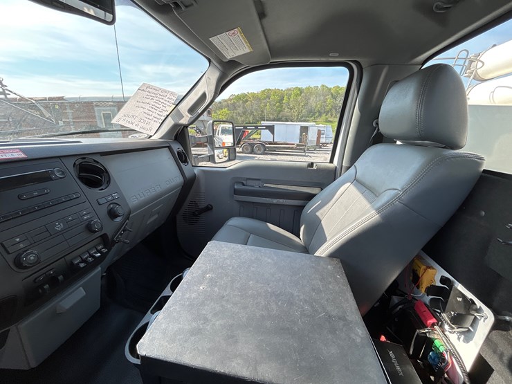 2013-ford-f450-image-18