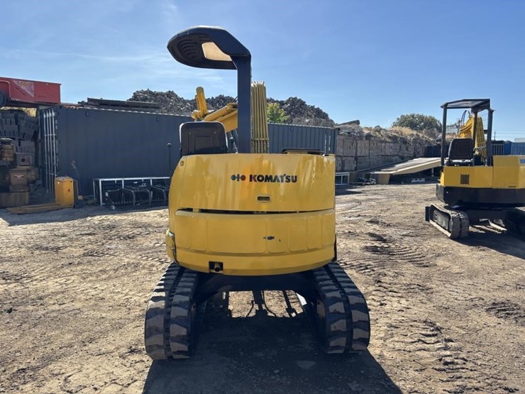 komatsu-pc28uu-2-image-8