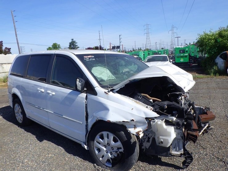 2015-dodge-grand-caravan-image-3