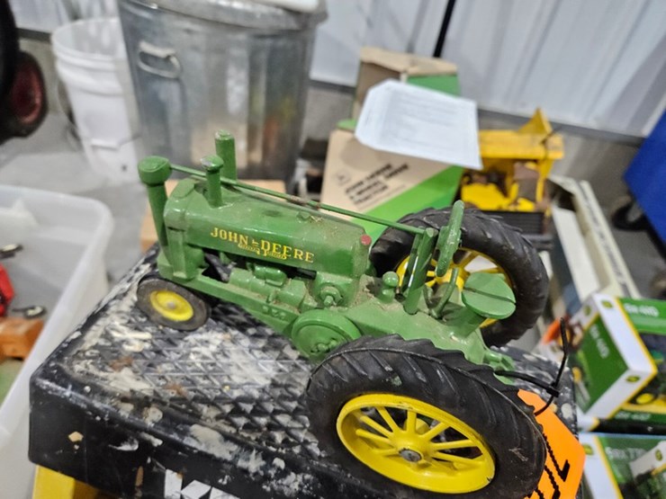 #992-•-john-deere-1/16-metal-toy-tractor-image-5