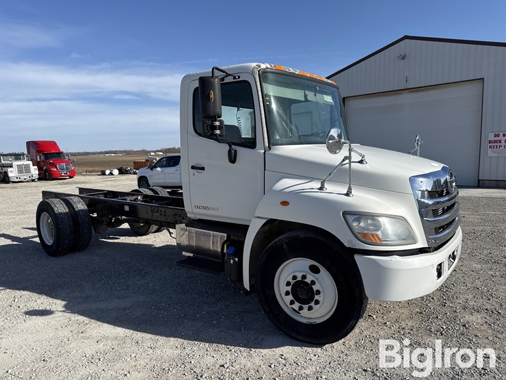 2011-hino-338-image-3