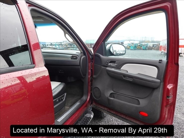 2007-chevrolet-suburban-image-5