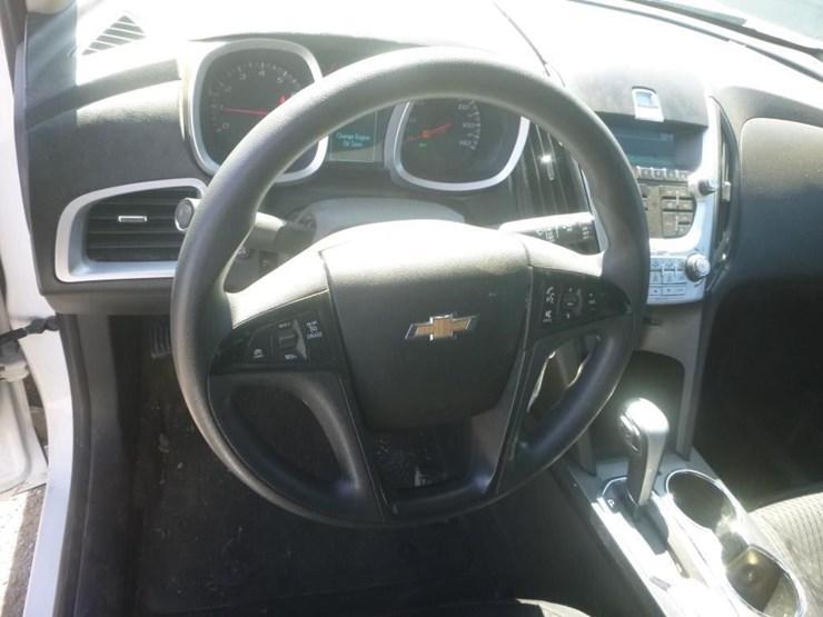 2015-chevrolet-equinox-image-10