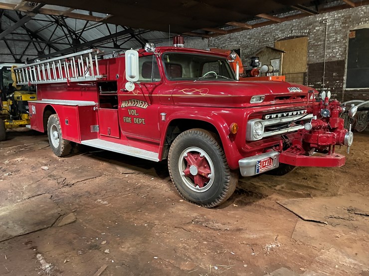 #210-•-1964-chevy-80-(howe)-fire-truck-(no-brakes)-(no-title)-(wakefield,-mi)-image-3