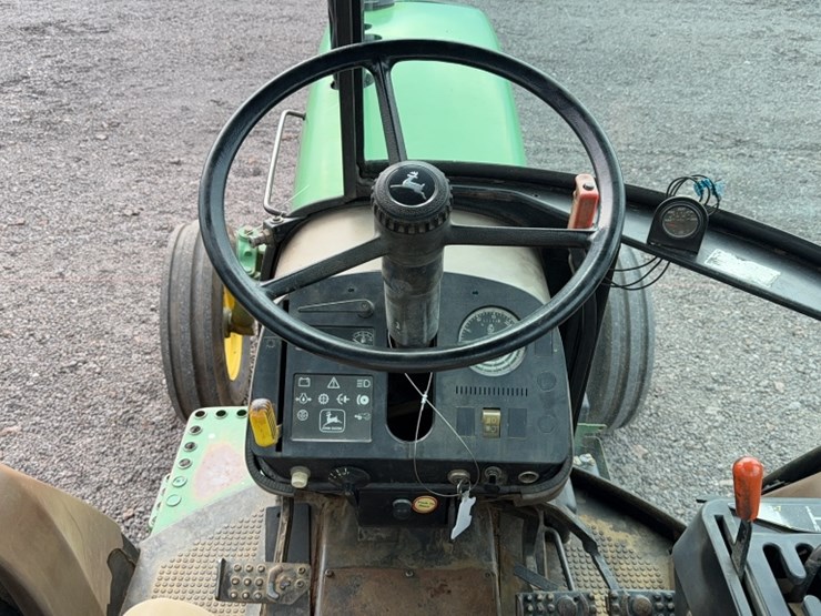 john-deere-2355-image-20