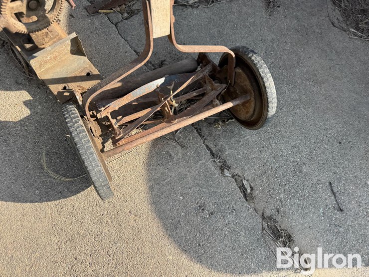 antique-farm-tools-image-15