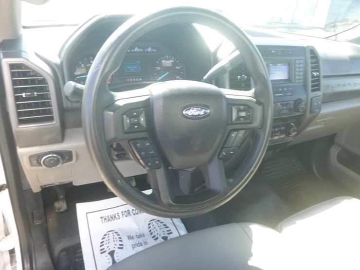 2021-ford-f550-image-15