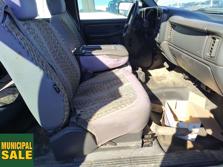 2005-chevrolet-silverado-2500hd-image-16