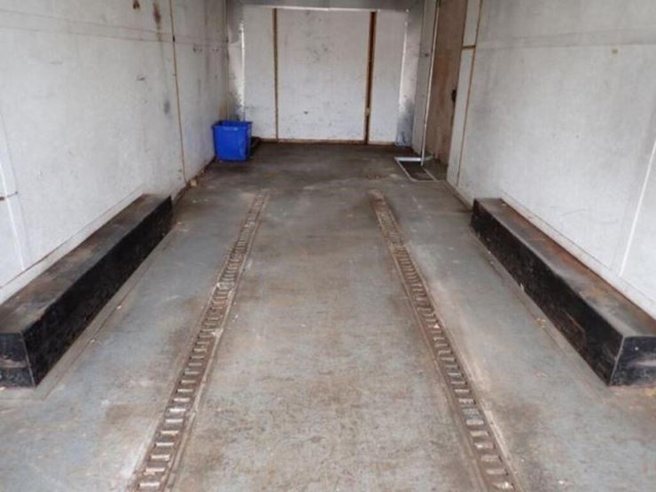 2016-discovery-24-ft-t/a-enclosed-trailer-1d9r1202-image-22