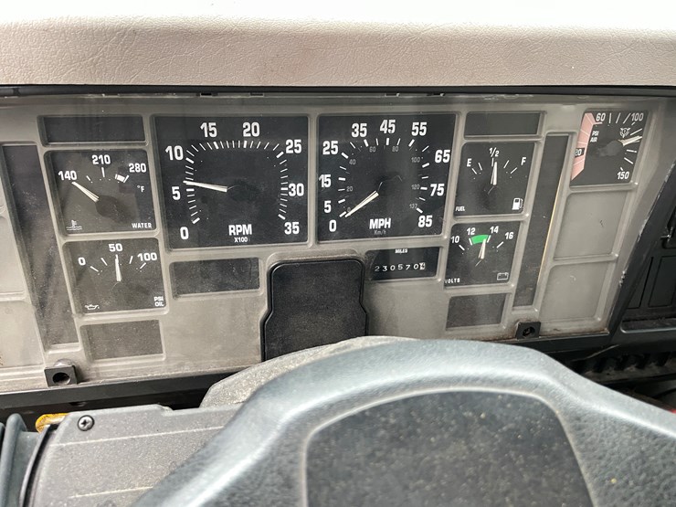 2001-international-4900-image-17