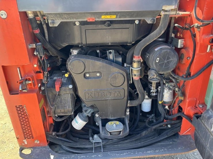 2018-kubota-ssv65-image-31