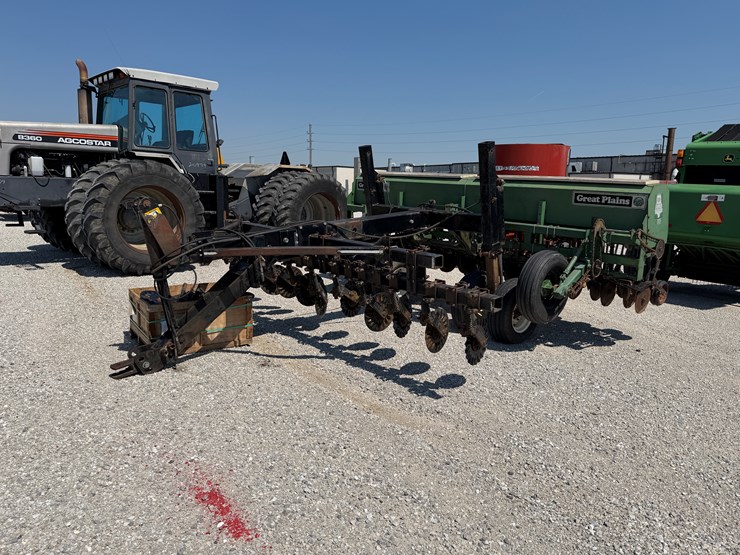 great-plains-solid-stand-15-image-1