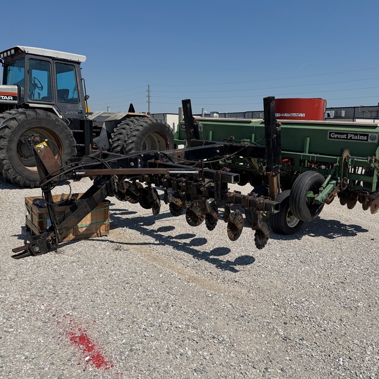 GREAT PLAINS SOLID STAND 15