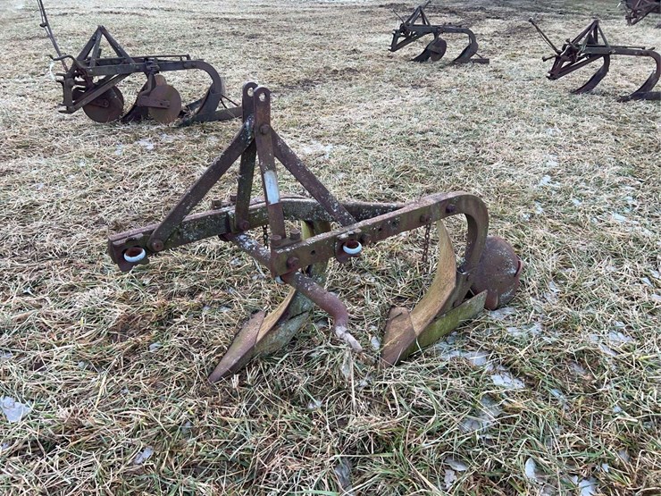 ferguson-12-oa-28-two-bottom-plow-image-4