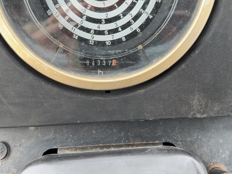 john-deere-2350-image-17