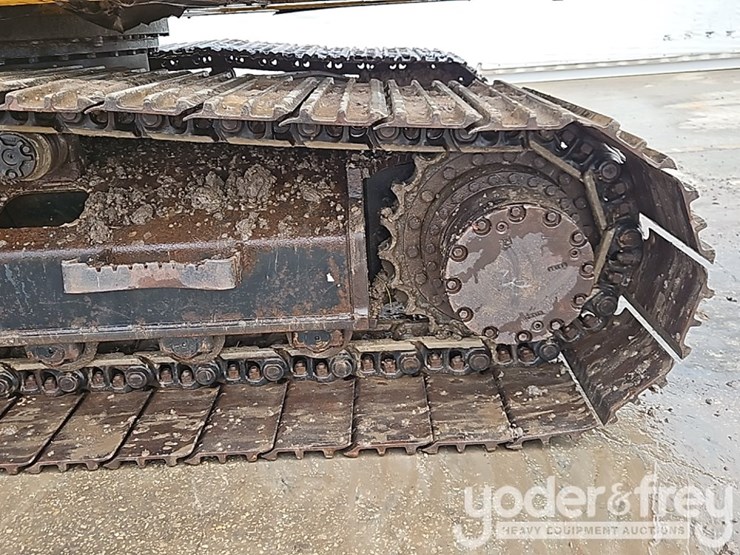 2016-deere-210g-image-24