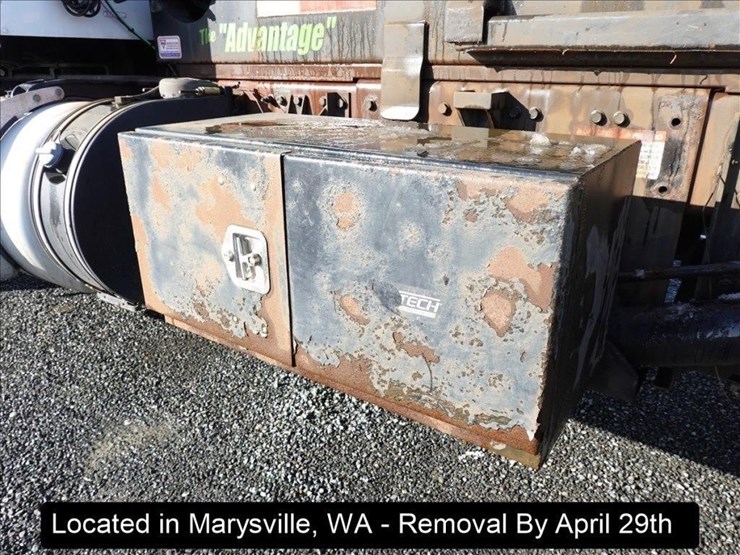 2015-peterbilt-567-image-12