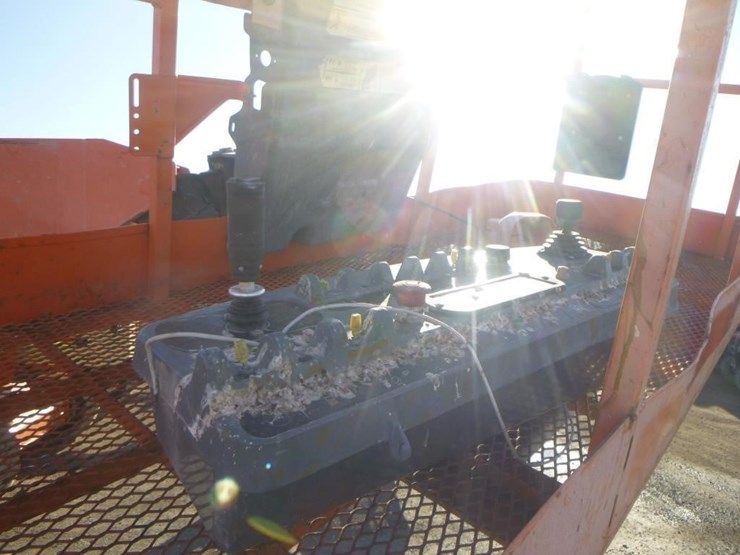 2013-jlg-600s-image-9