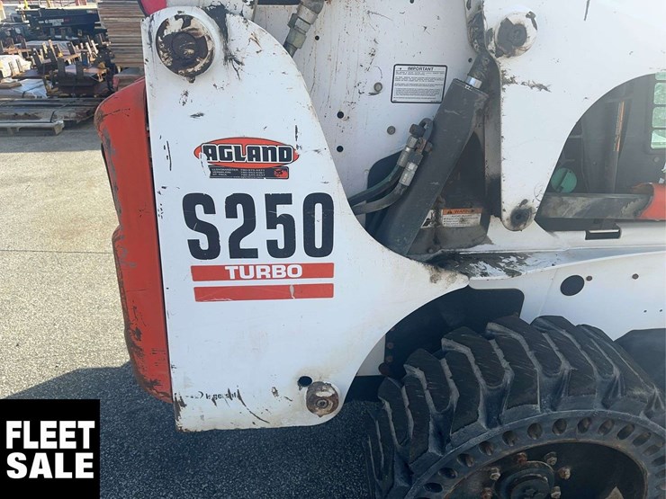 2012-bobcat-s250-image-7