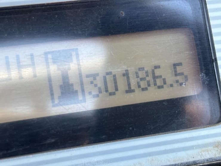 2011-nissan-mcp1f2a25lv-image-39