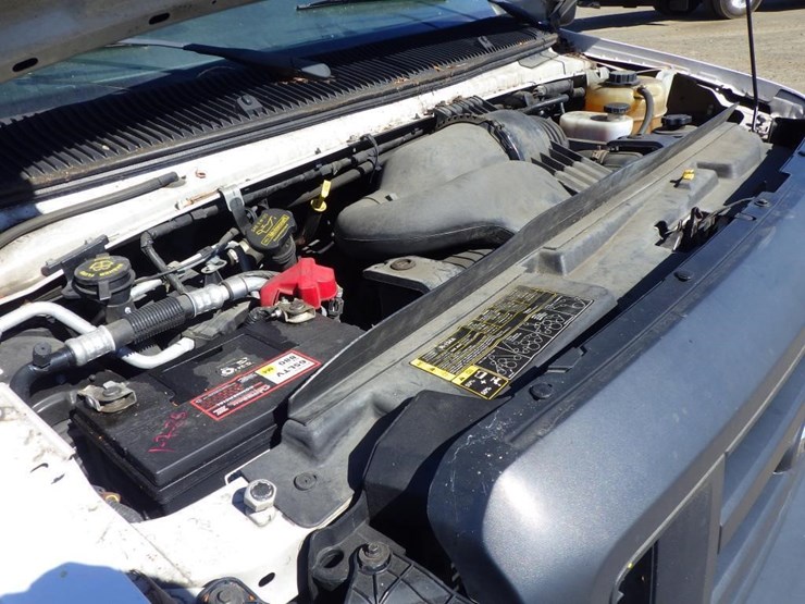 2013-ford-econoline-350-image-12