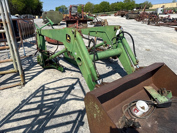 john-deere-146-image-5