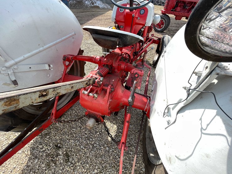 1948-ford-8n-image-21